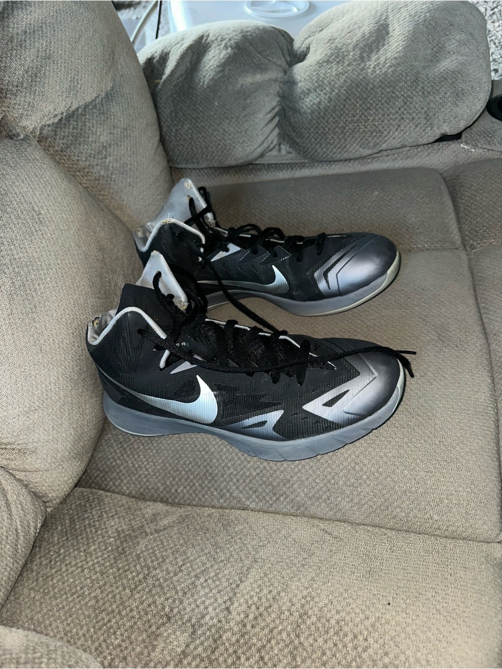 Nike Lunarlon Hyperquickness High-Top Women’s Grey/Black Basketball Shoes